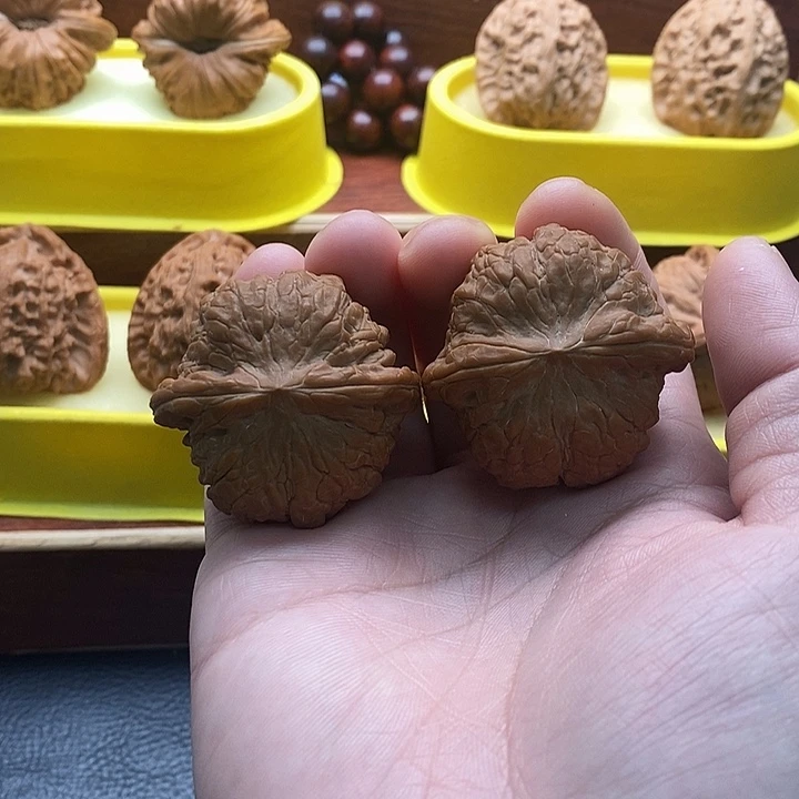 吊坠文玩核桃血麒麟