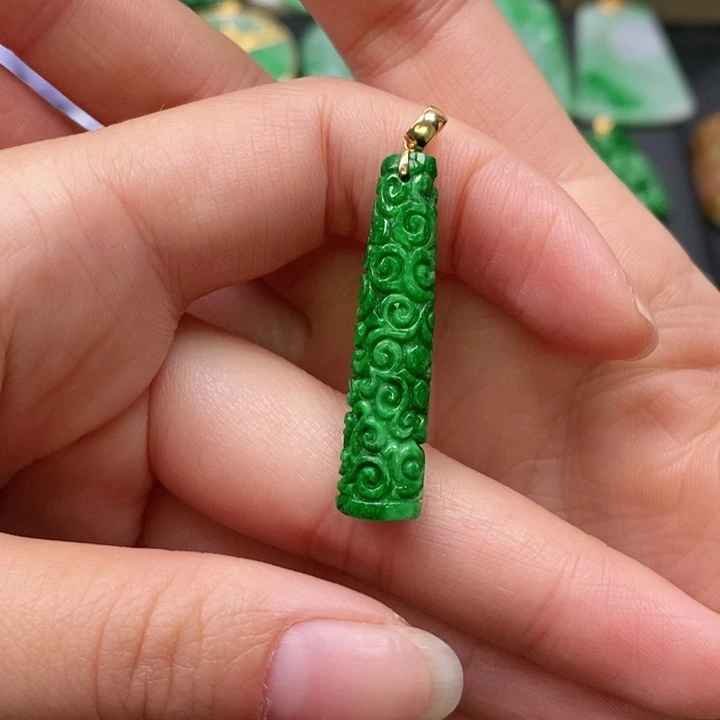 翡翠颈饰未镶嵌吊坠