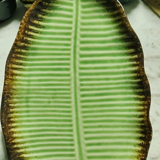 瓷片五厂，七厂各种摆件，瓷片，均有瑕疵！