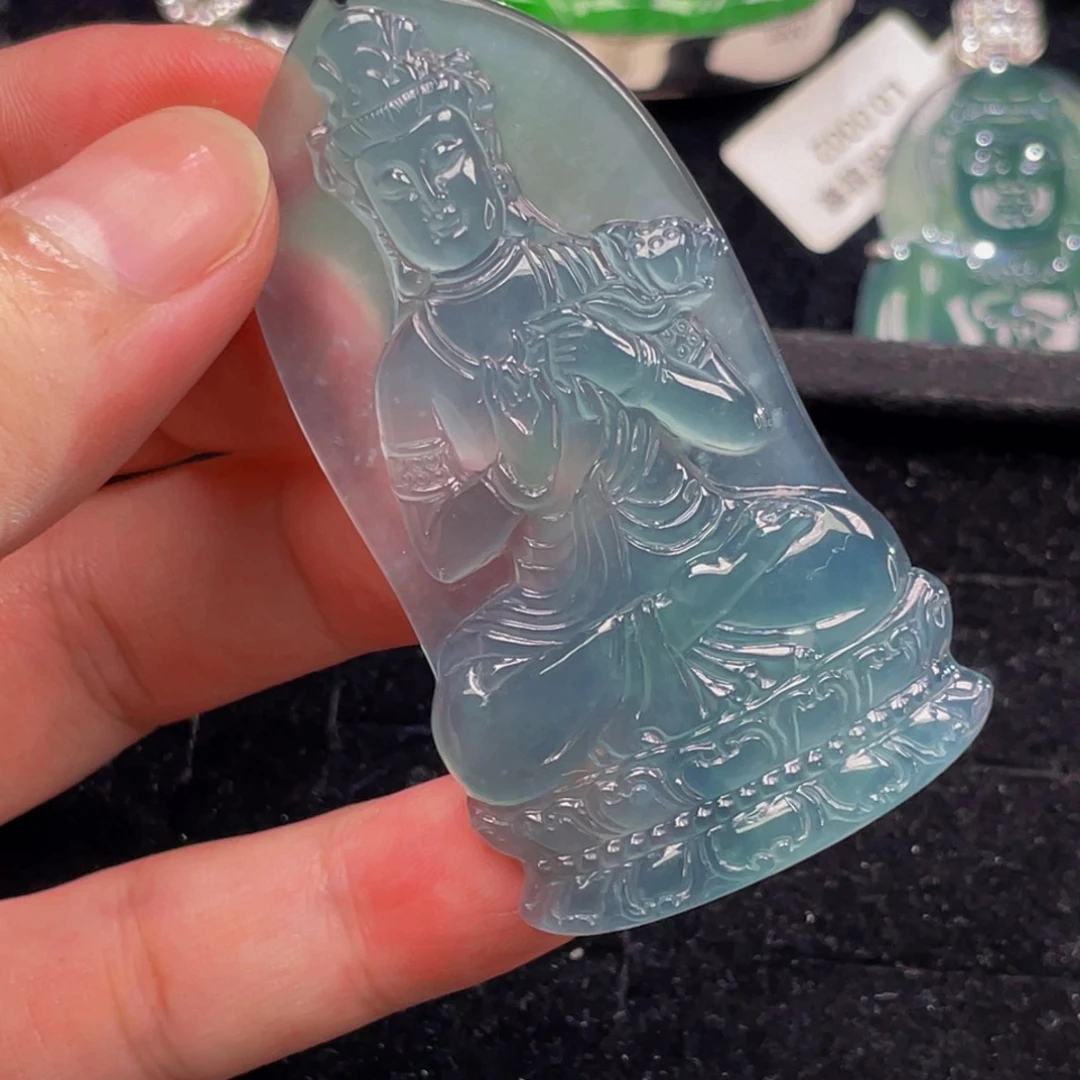 翡翠未镶嵌颈饰5。