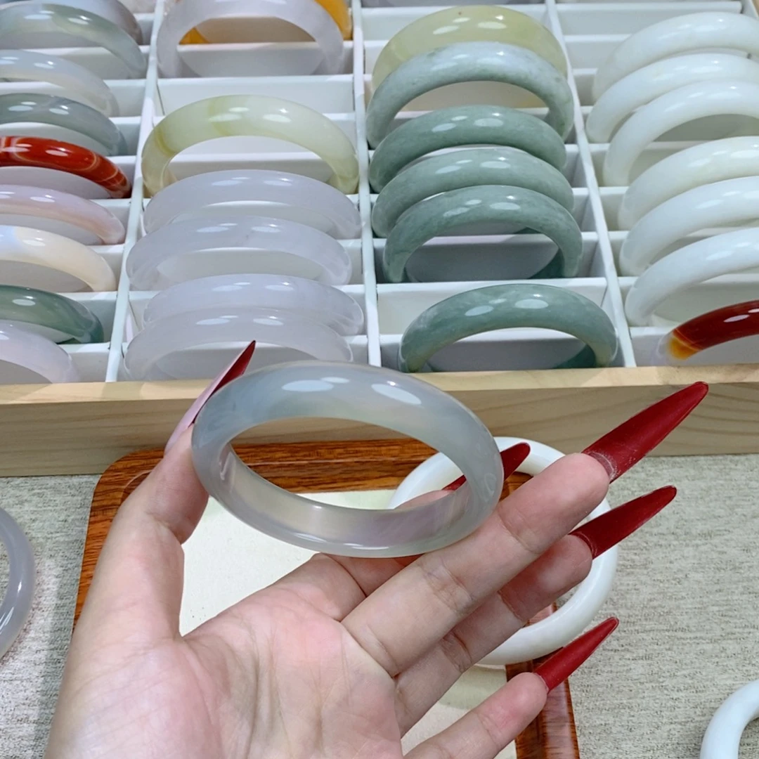 玛瑙/玉髓未镶嵌手镯54.5