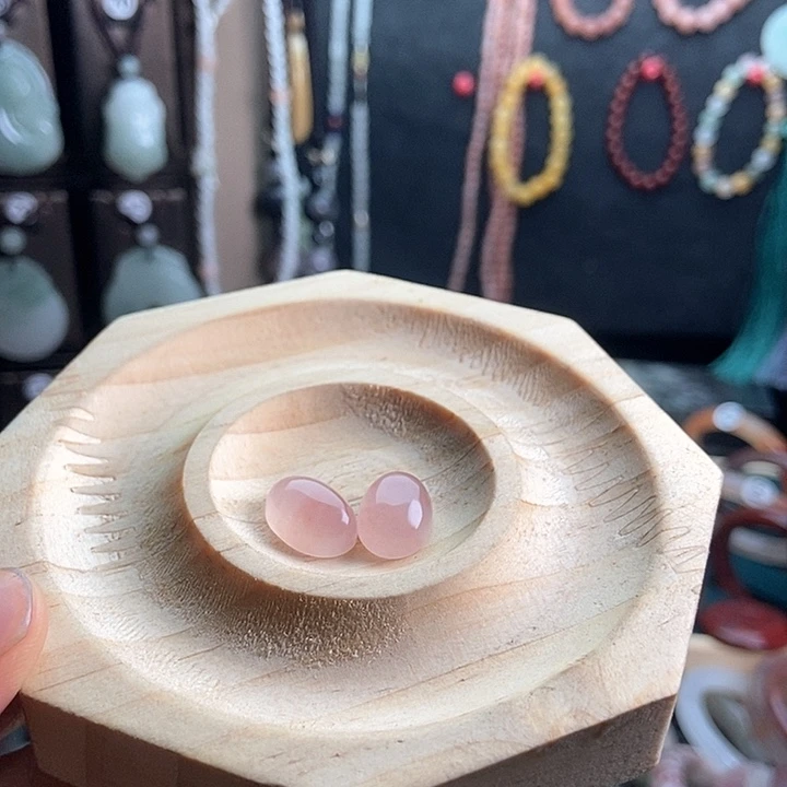 灵***石英质玉未镶嵌戒指