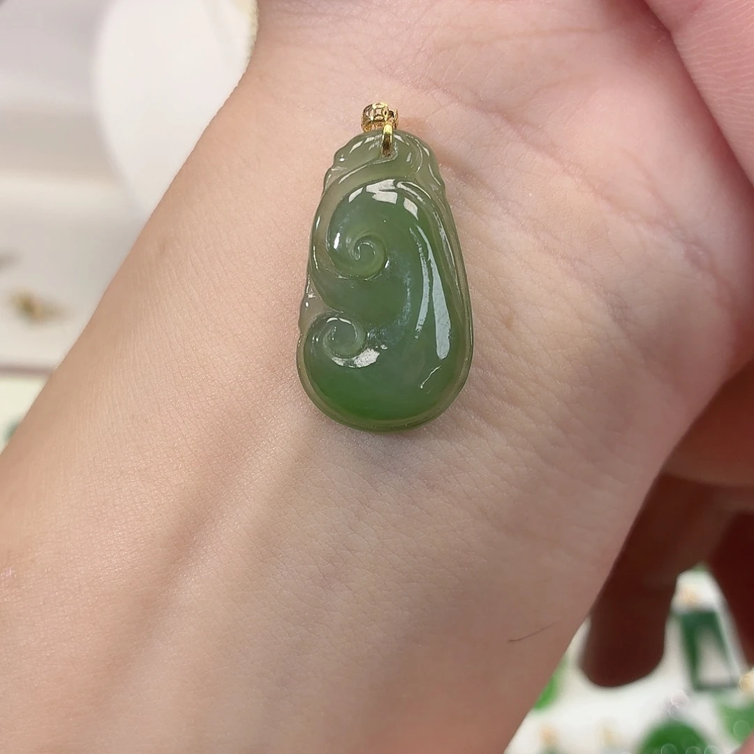 和田玉（碧玉）18K金镶嵌颈饰