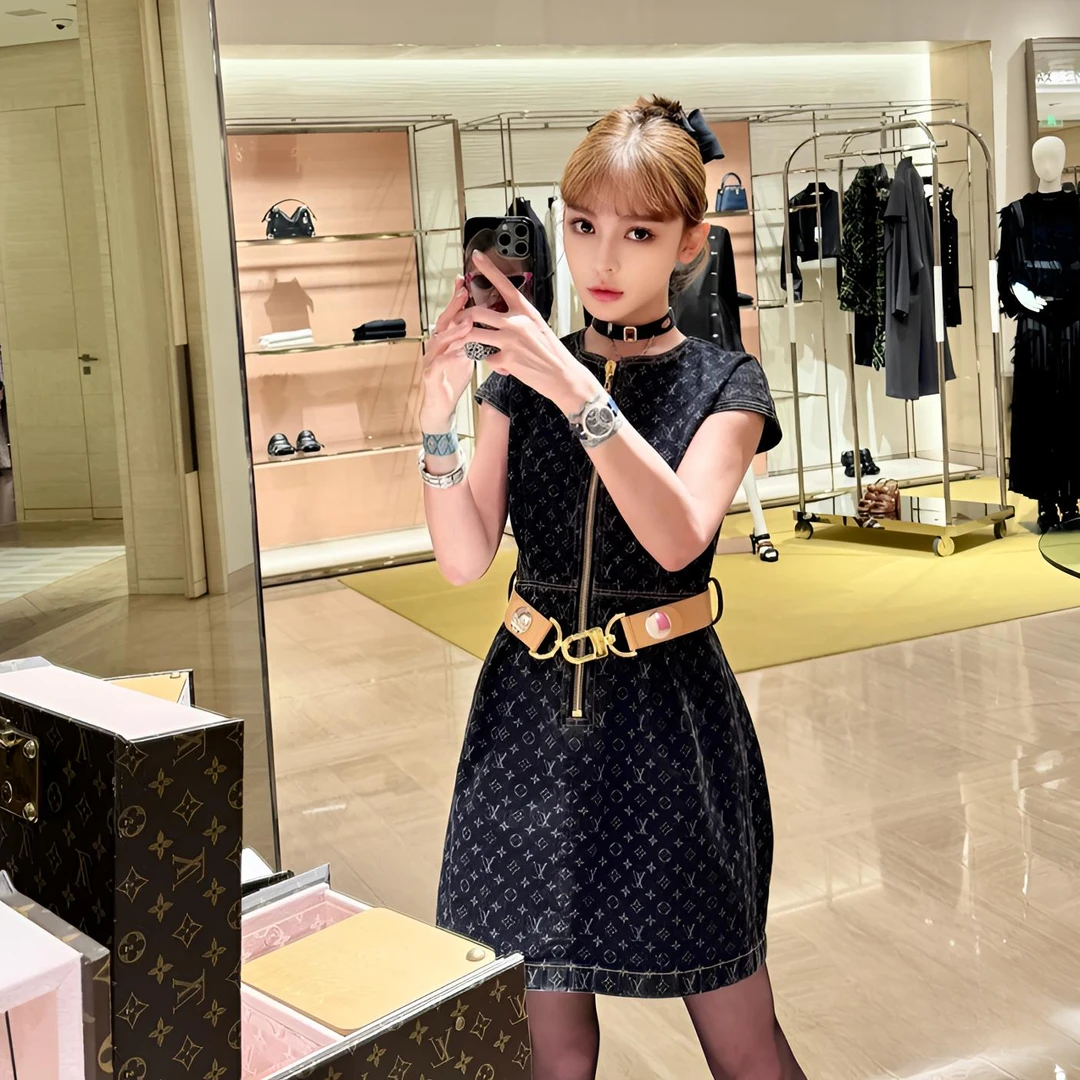 未使用 LouisVuitton/路易威登 2510153/36码/25款满印收腰连衣裙