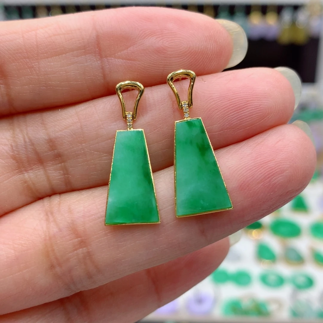 翡翠18K金镶嵌耳饰