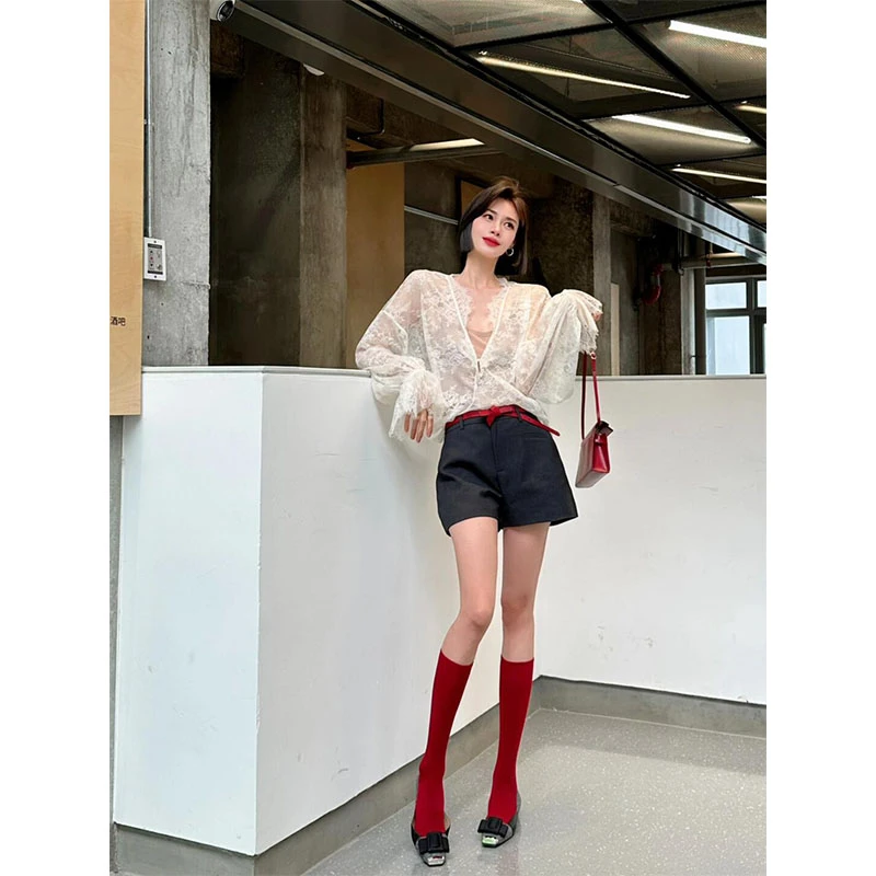 纯欲风气质辣妹简约吊带V领透气蕾丝长袖上衣夏季直筒休闲短裤女