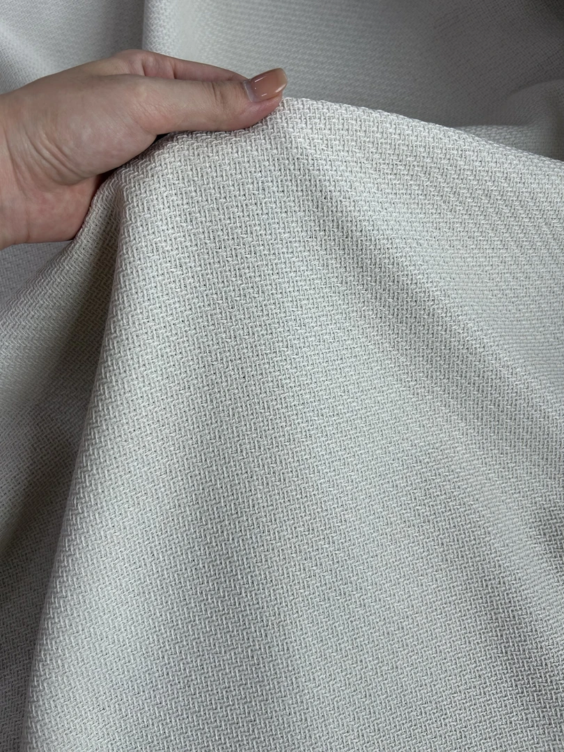 74-白色小香风天丝麻面料 柔和亲肤 精梳精纺无扎感 多拍连裁