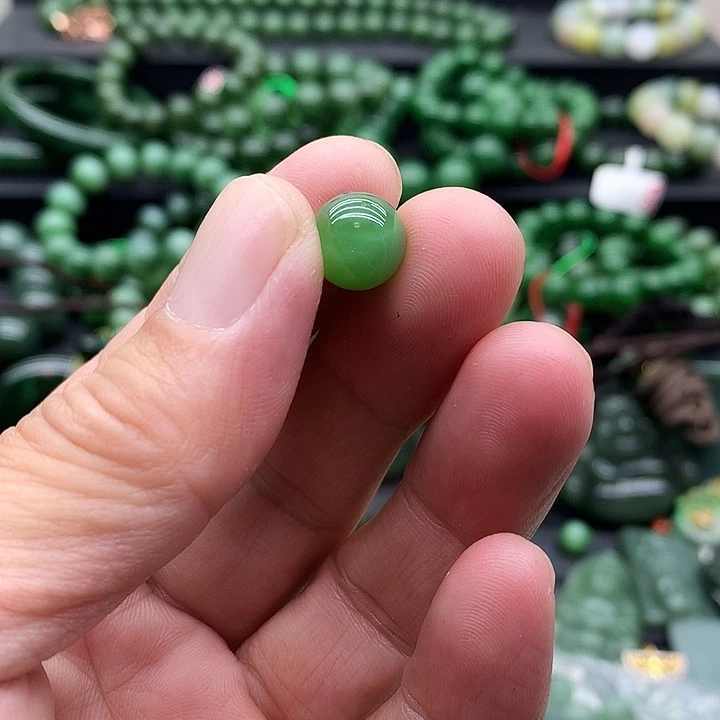 魑***魉颈饰未镶嵌和田玉（碧玉）