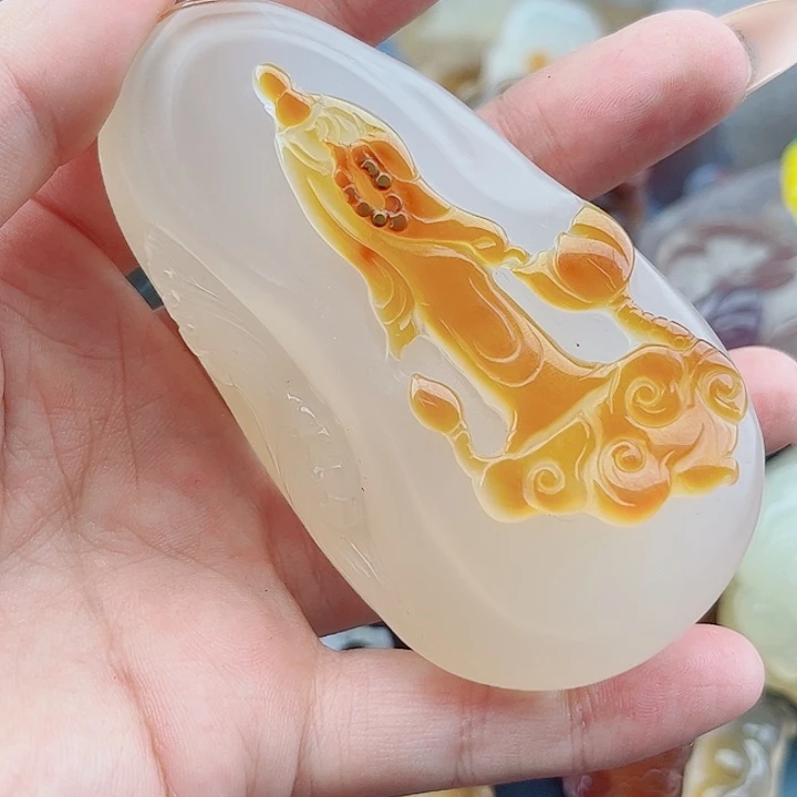 淡***定未镶嵌玛瑙手饰吊坠