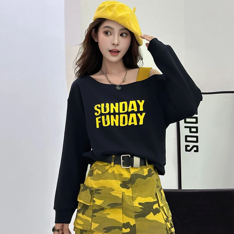 时尚撞色斜领露肩长袖T恤女2025秋季设计感字母印花洋气百搭卫衣