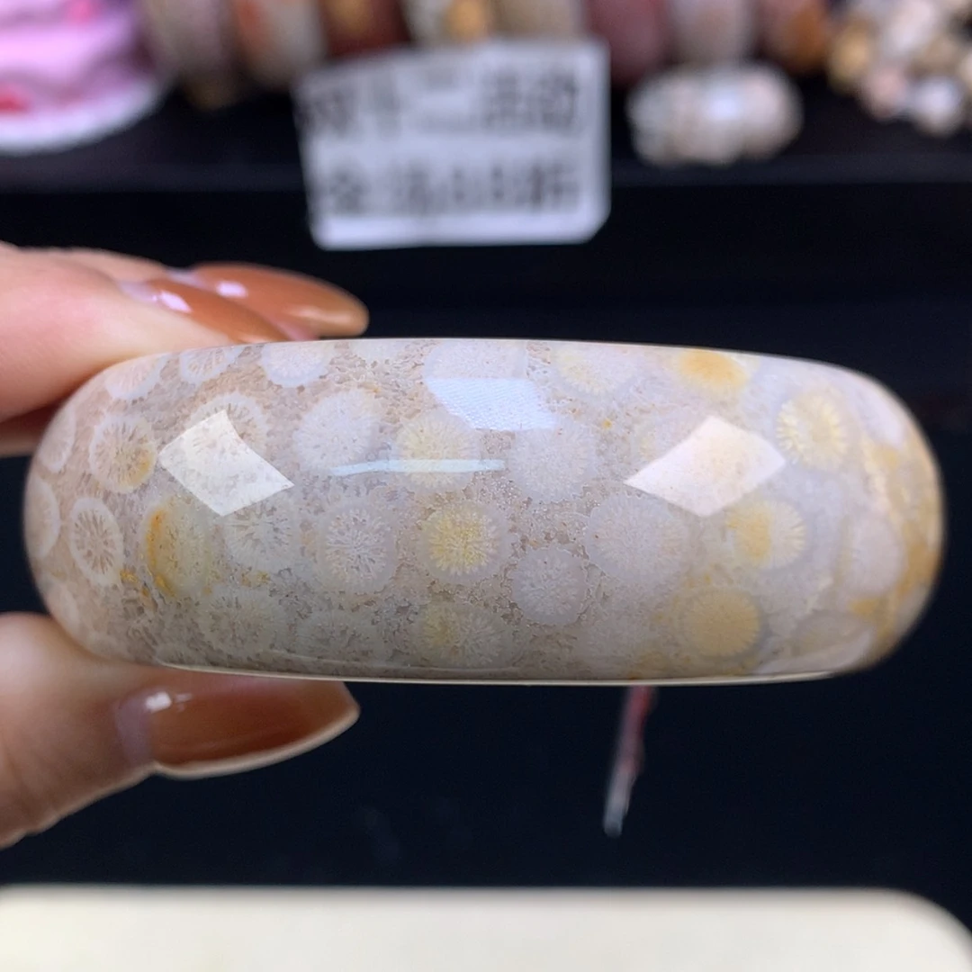 【闪购商品】颈饰未镶嵌硅化珊瑚（珊瑚玉）福利手镯55.9（1号）