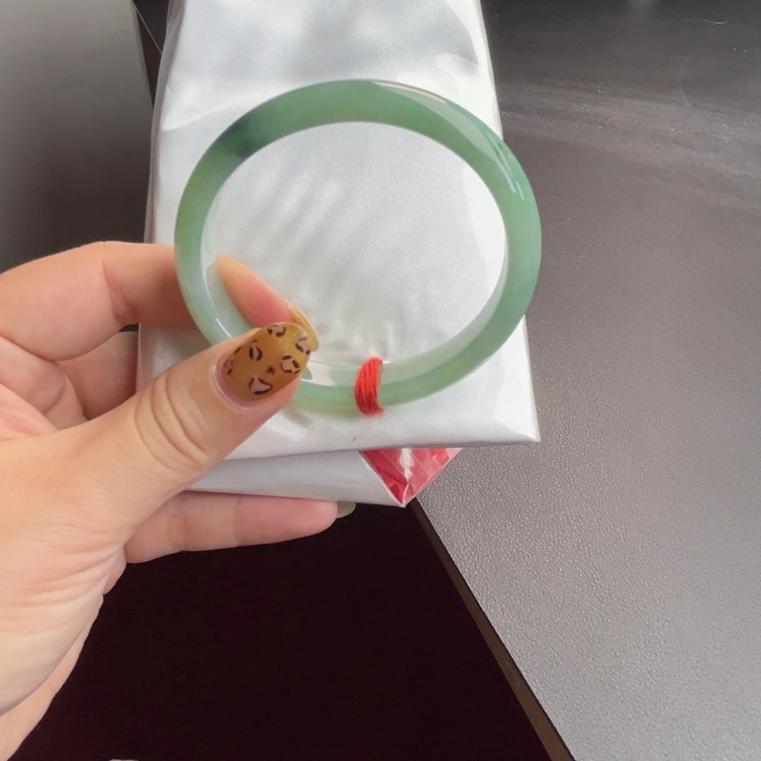 翡翠未镶嵌手镯53