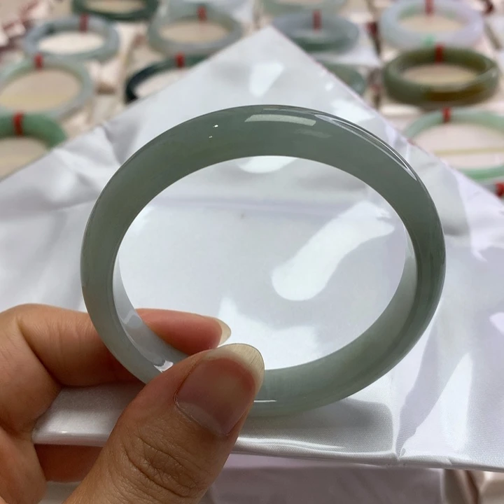 翡翠未镶嵌手镯56.8