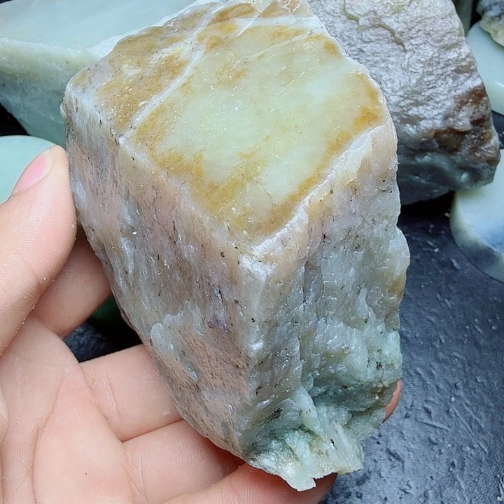 未镶嵌和田玉（糖玉）珠宝奇石