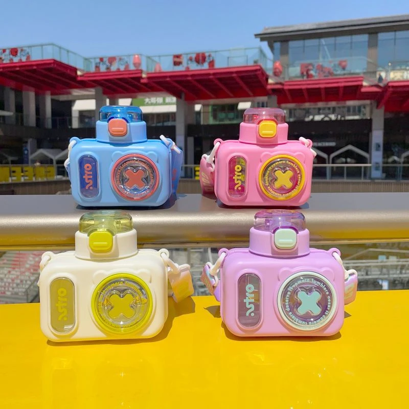 夏季新款相机塑料水杯儿童吸管杯女生高颜值学生上学创意便携杯子