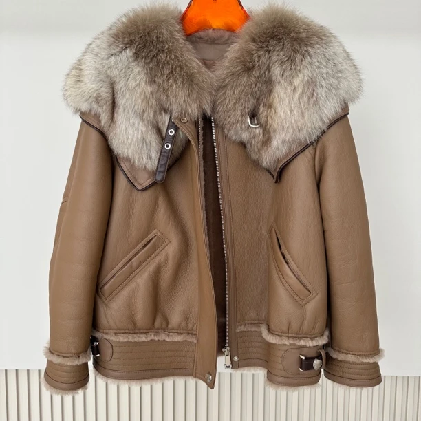 高定原生态加厚真皮连帽短款女外套时尚潮流