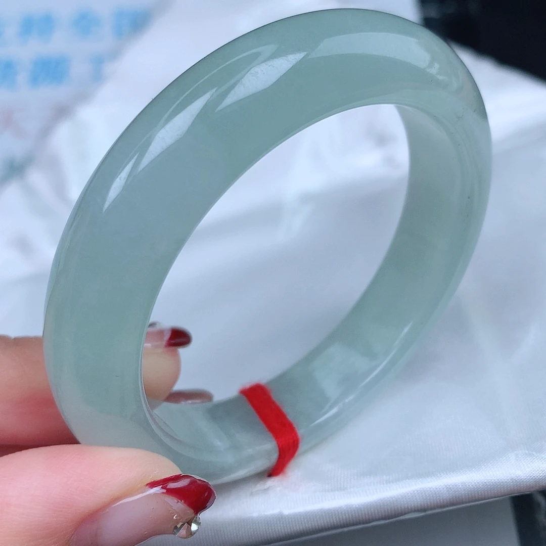 翡翠手镯未镶嵌天然
