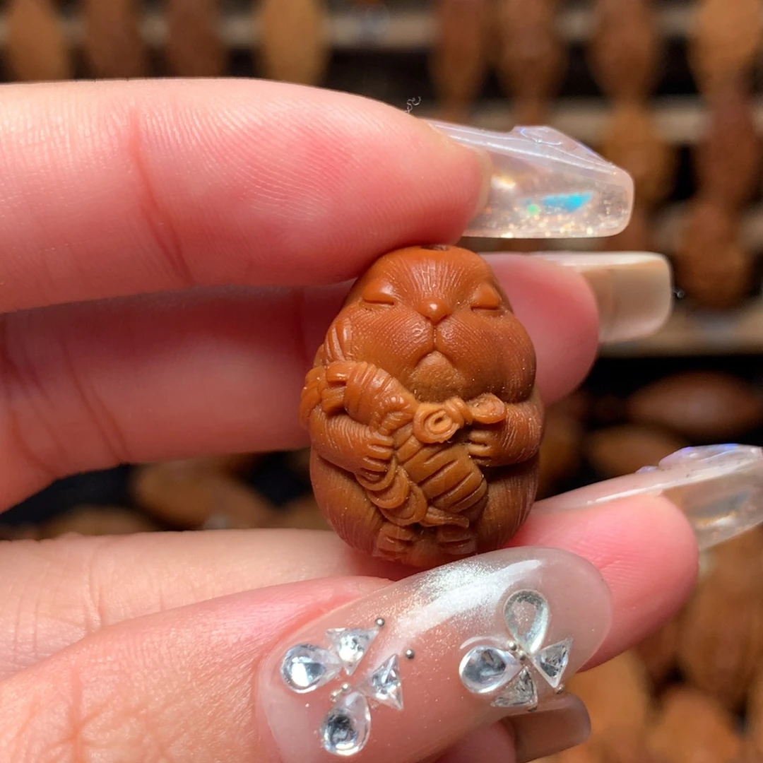 把件橄榄核萝卜兔