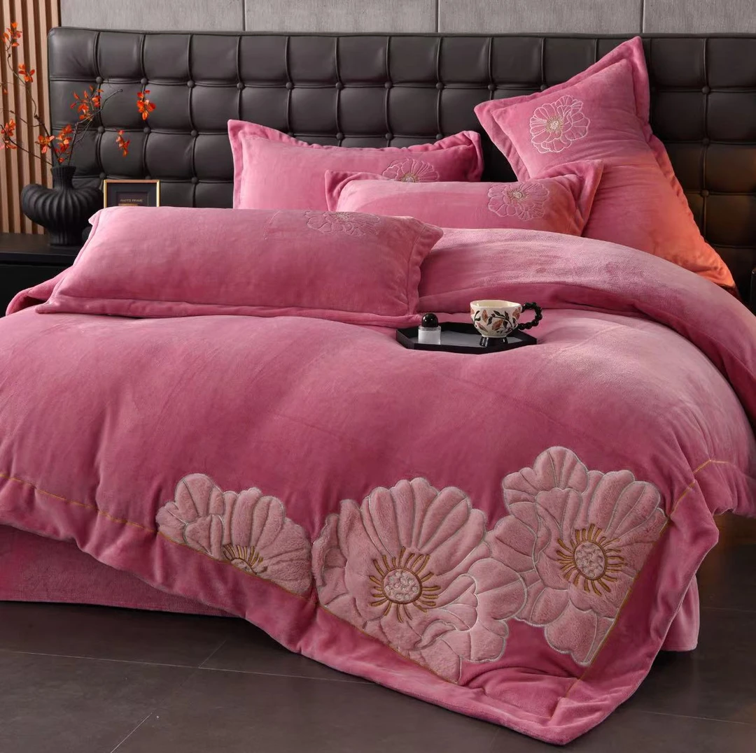 【绽放】豆沙加厚贴布绣花锦肤绒四件套牛奶绒婴肤绒被套枕套
