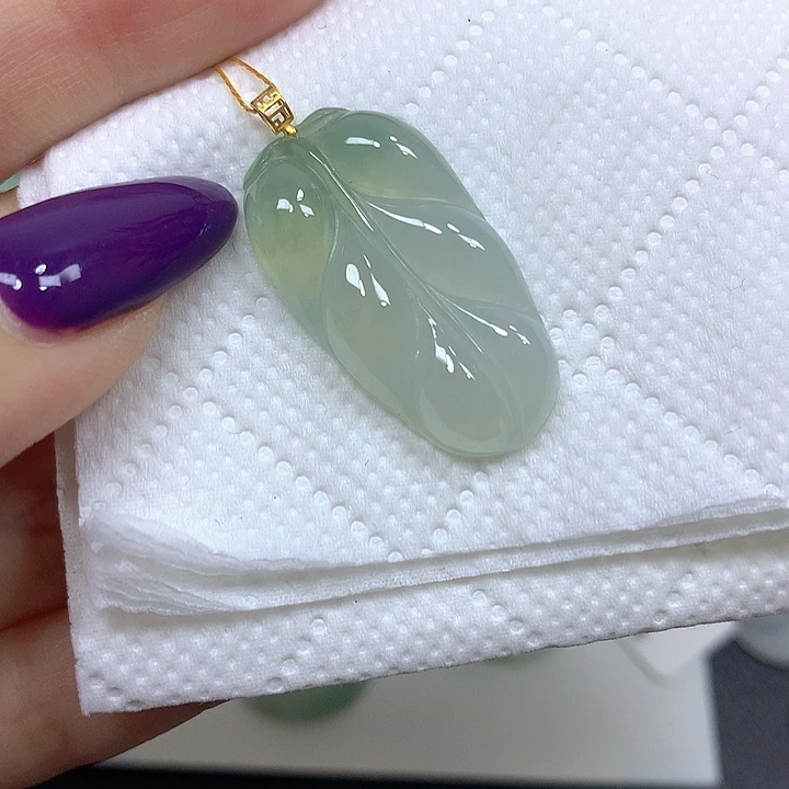 翡翠18K金镶嵌颈饰挂件