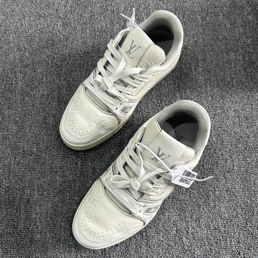 95新 LouisVuitton/路易威登 trainer 白水泥 39.5 板鞋 95新