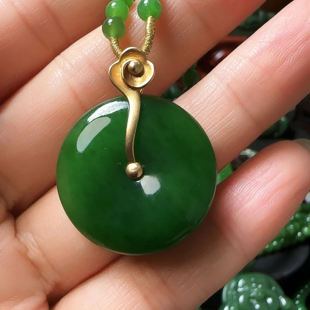 和田玉（碧玉）颈饰18K金镶嵌