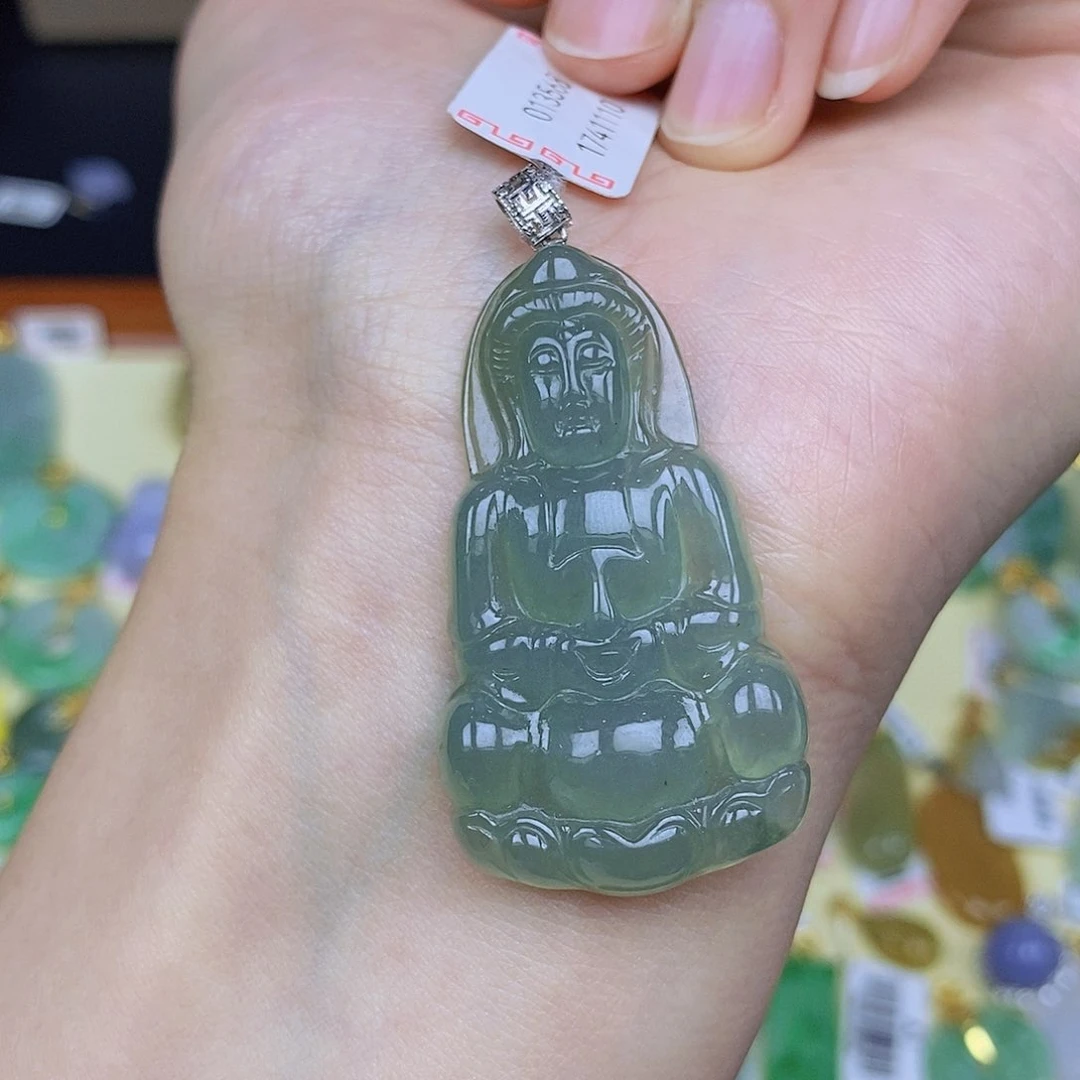 翡翠颈饰18K金镶嵌翡翠