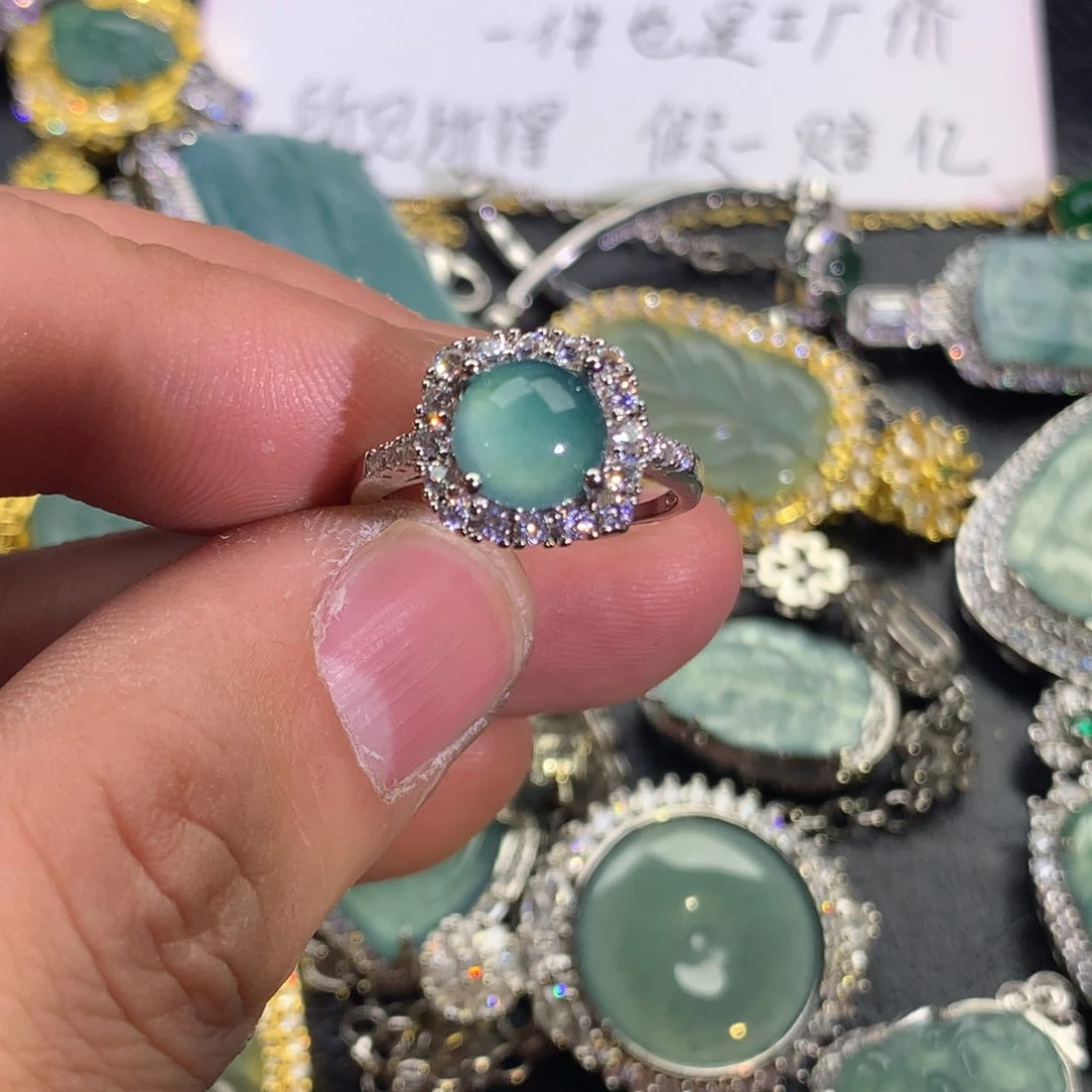 翡翠颈饰未镶嵌戒指