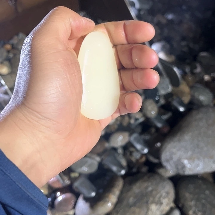 未镶嵌和田玉（糖玉）挂件