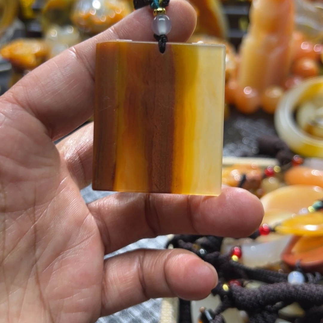石英质玉未镶嵌颈饰