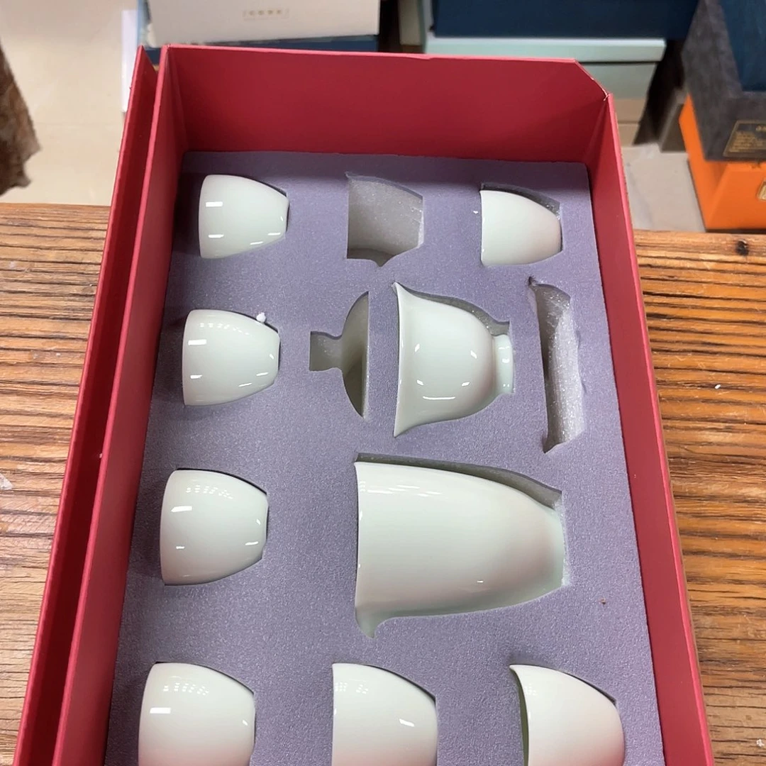 孤品茶具套装等。