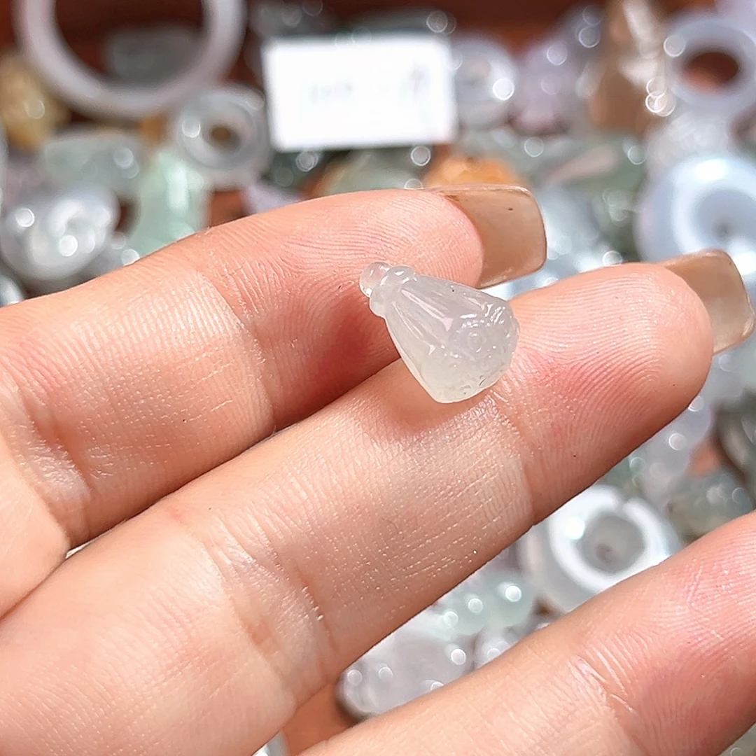 萌***琳翡翠未镶嵌颈饰翡翠