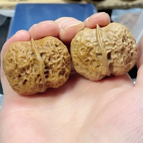 文玩核桃把件小元宝带彩38