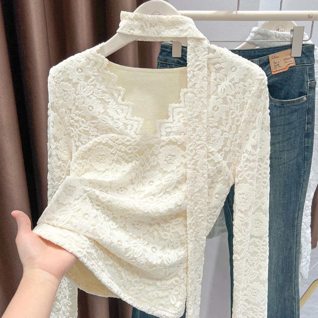 秋冬新款内里加绒保暖打底衫杏色纯欲低胸V领套头长袖蕾丝上衣女