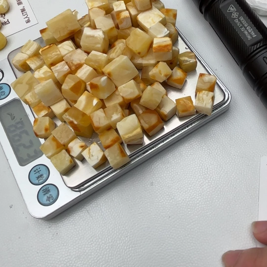 定制琥珀未镶嵌生****吗琥珀