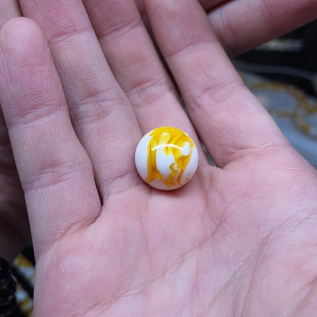 韩***-树脂制品16溶洞圆珠