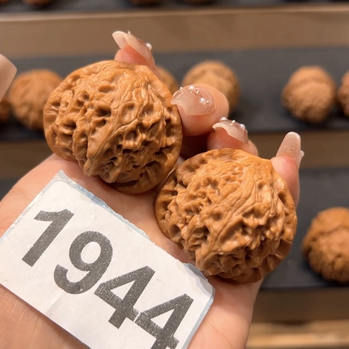 桃核吊坠宫灯文玩核桃