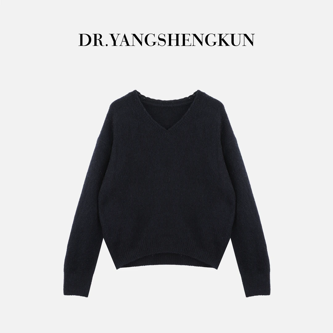 杨圣坤2025新品蚕丝羊绒混纺V领钩花宽松慵懒纯色针织衫S8259302