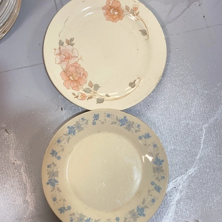 瓷片春蕾牙黄瓷盘子两个