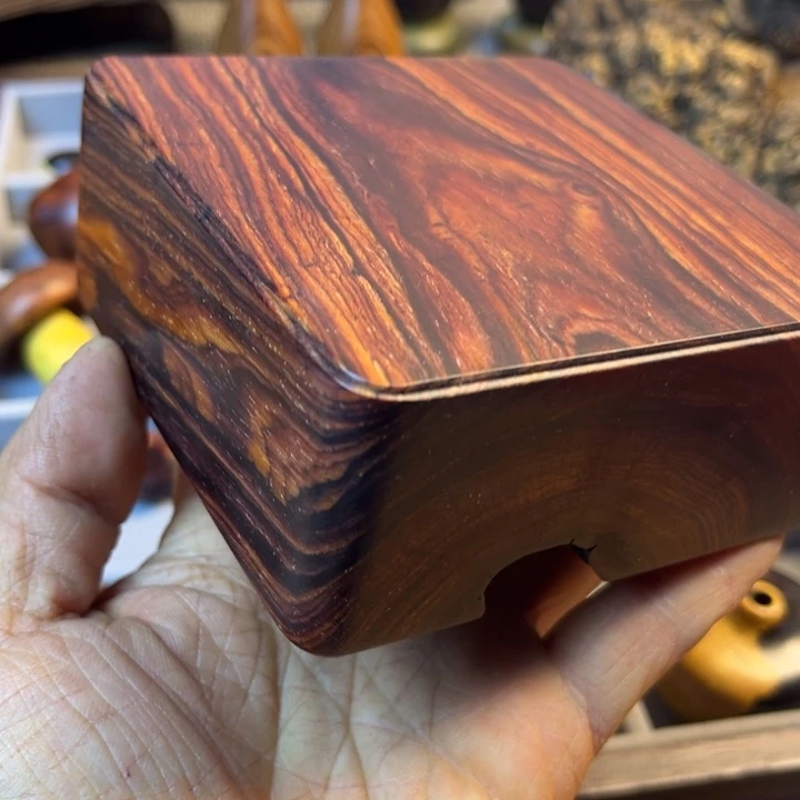 微凹黄檀（南美大红酸枝）