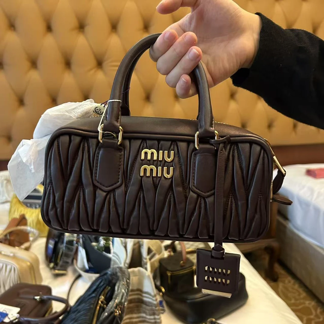 99新 MIU MIU/缪缪 （包展专场）小号石楠木色褶皱保龄球