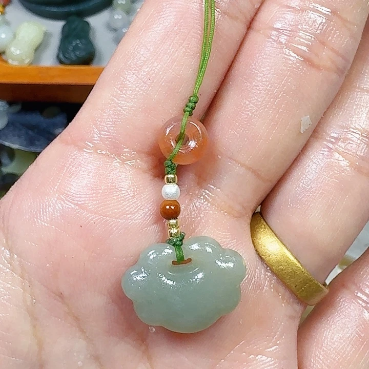 和田玉未镶嵌车挂