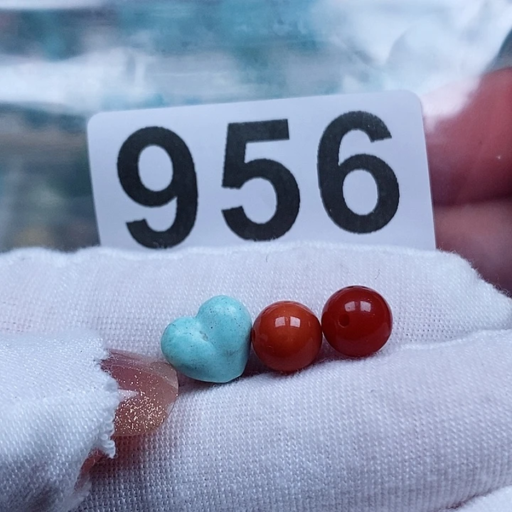 南红玛瑙未镶嵌珠宝奇石