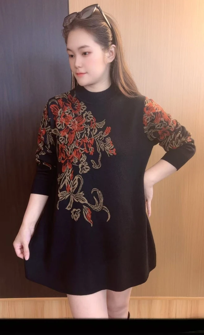 683秋冬长袖中长裙中长款民族风中老年女装休闲风常规圆领时尚风