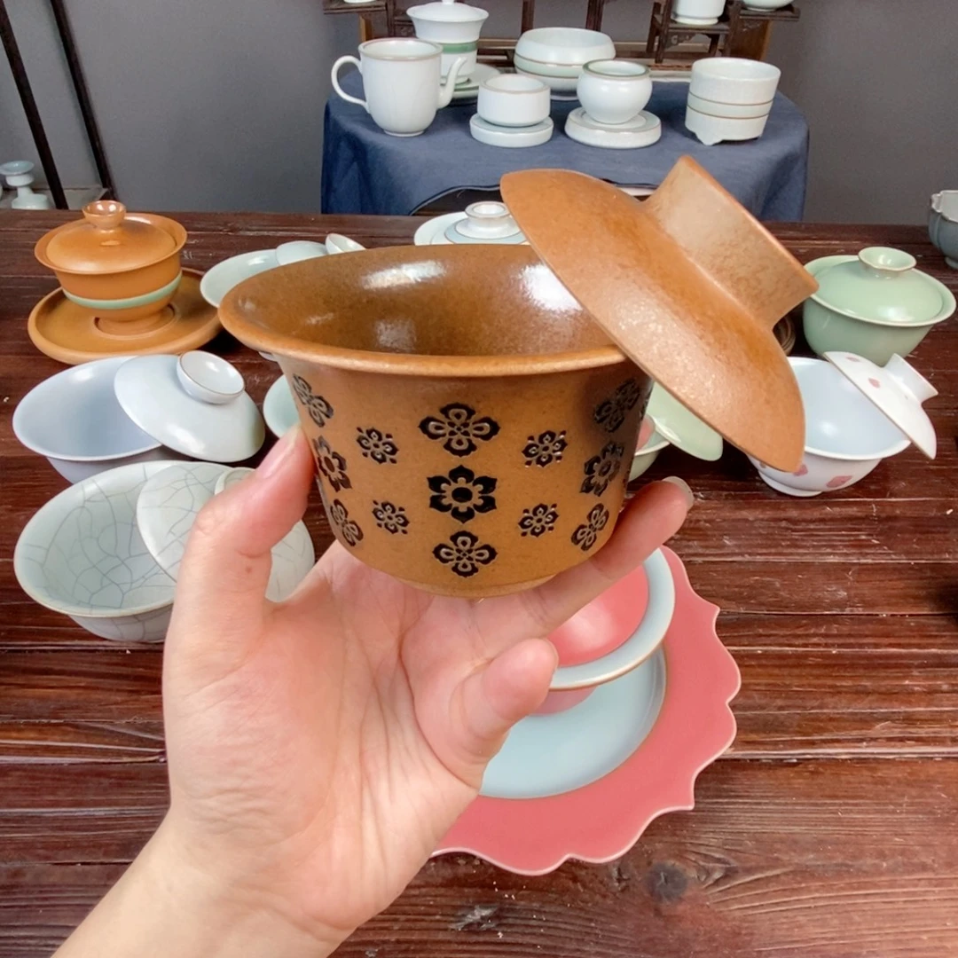 朱砂胎草木灰宝相花纹 三釉结合 悬停