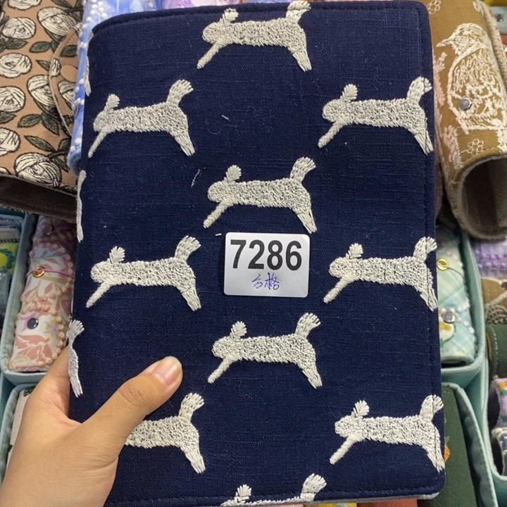 织绣?**?A5 带纸方格7286