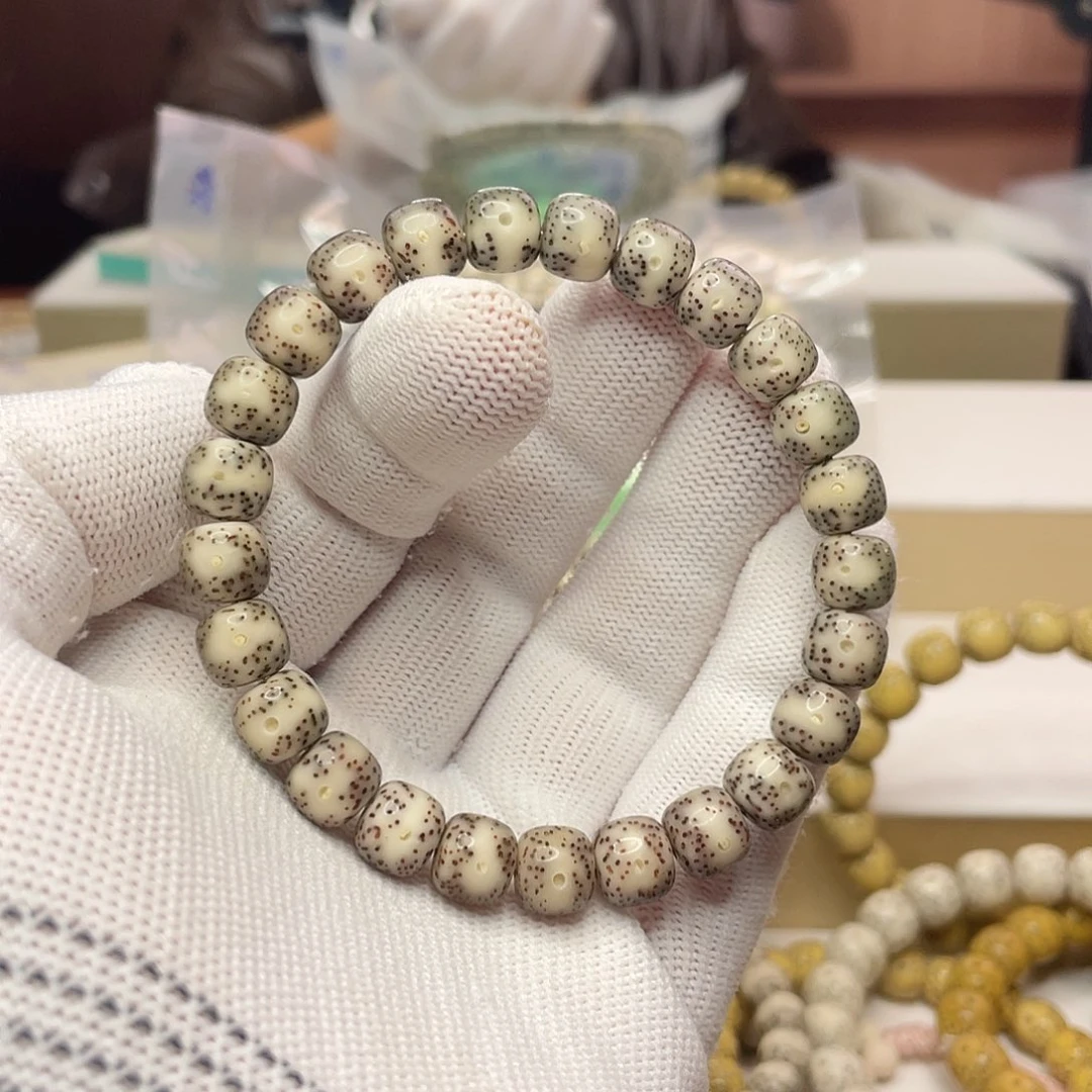 吊坠星月菩提9/8石玉一线天通体留白单圈