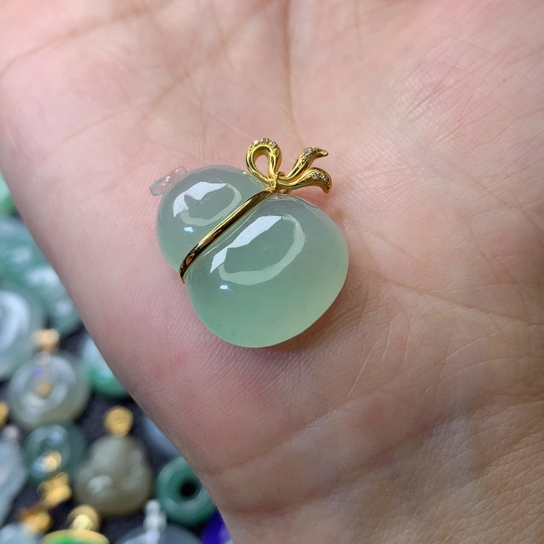 【闪购商品】吊坠(赠链)18K金镶嵌翡翠