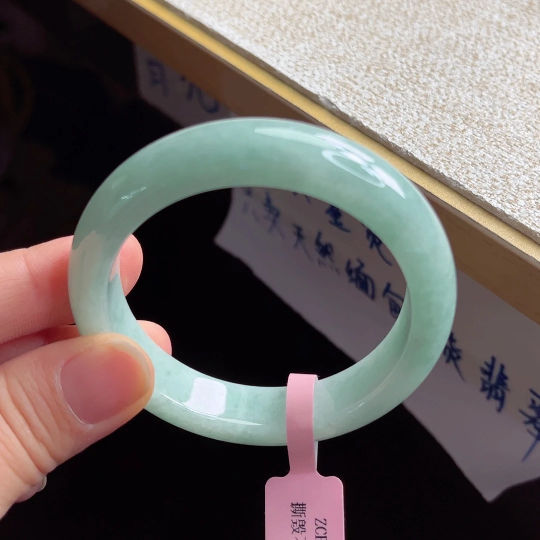 翡翠未镶嵌手镯手镯