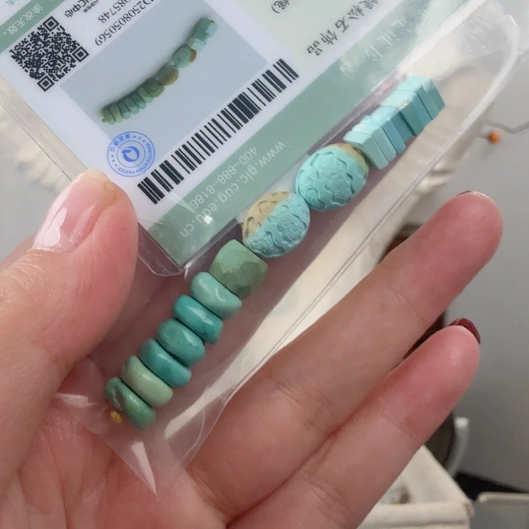 绿松石未镶嵌珠宝奇石